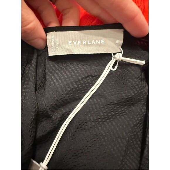 Everlane Black Satin V-Neck Top Medium NWT - Picture 4 of 8